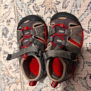 Size 5 toddler (baby) Keen water shoes